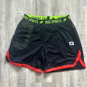 NIKE SPORTSWEAR Shorts